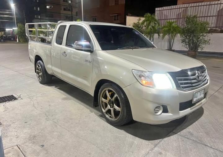 Toyota Hilux Vigo Champ ปี 2011