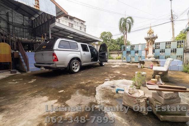 ขายบ้านพร้อมที่ดิน ทำเลติวานนท์ ใกล้แยกสวนสมเด็จ – ตลาดดวงแก้วพลาซ่า ราคาน่าลงทุนสุดในย่านนี้