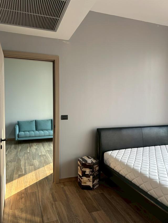 ขายคอนโดหรู: The Lofts Asoke 6