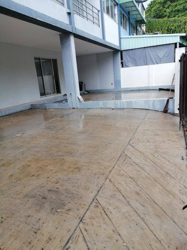 ทาวน์​โฮม​ขนาดใหญ่​6​ห้องนอน​ ถนน​หทัย​ราษฎร์​4​ คลองสามวา​ 6
