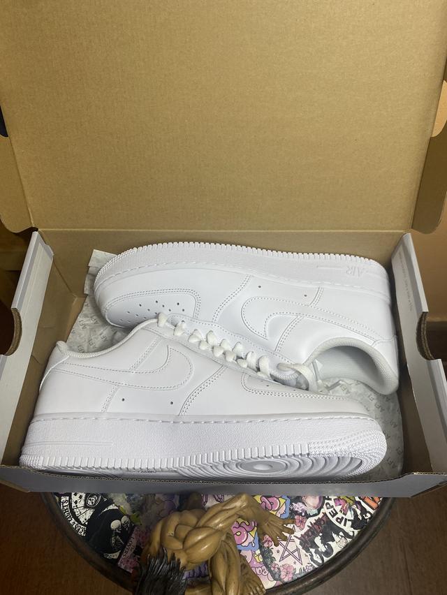 Nike Air Force 1 '07 Triple White รูปที่ 6