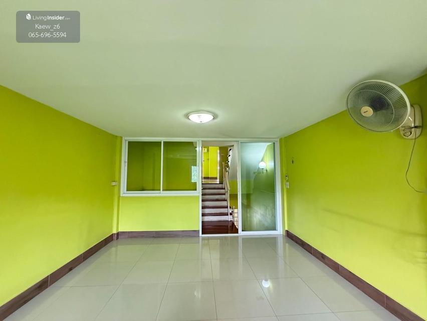 ม.ควีนเพลส 3  ให้เช่าทาวน์โฮม 3 ชั้น 4นอน/3 น้ำ 10