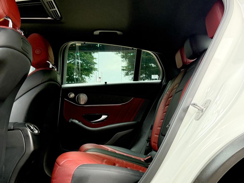 2020 BENZ GLC 250 COUPE AMG รถมือเดียวออกป้ายแดง รถวิ่งน้อย เข้าศูนย์ทุกระยะ รถไม่เคยมีอุบัติเหตุครับ 14