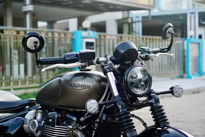 Triumph Bonneville Bobber สภาพดี 2