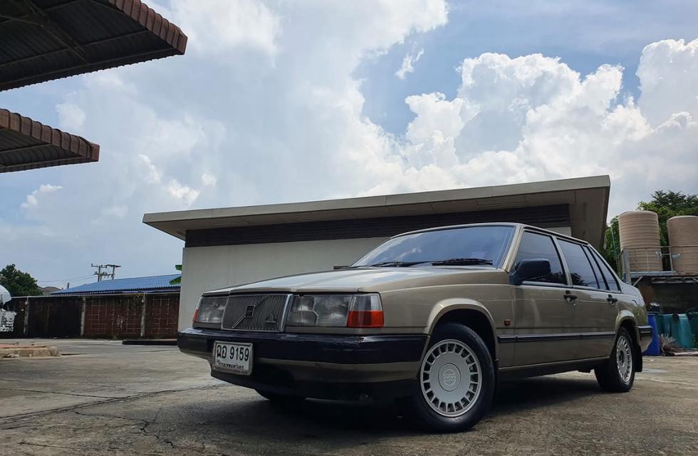 ปล่อยรถ Volvo 940 ปี 1993