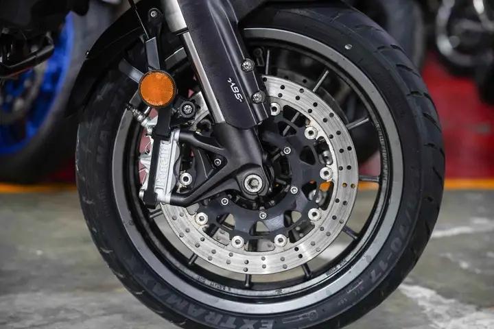 มอเตอร์ไซค์สภาพนางฟ้า Benelli TRK 502 7