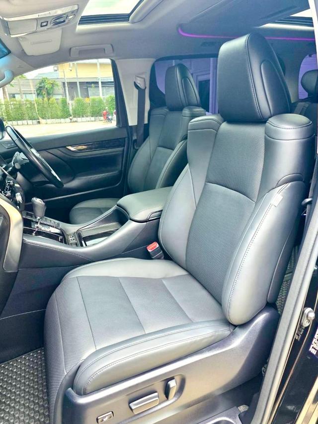 Toyota ALPHARD 2.5SC PACKAGE สีดำ ปี 2021 ไมล์ 40,000 กม.  9
