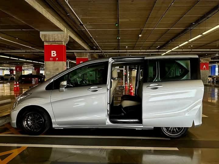 Honda Freed สภาพดี 11