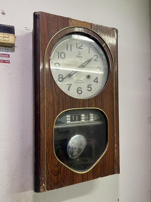 นาฬิกาไขลานโบราณ นาฬิกาแขวนผนังโบราณ ทรงสี่เหลี่ยม ตรามงกุฎ 3