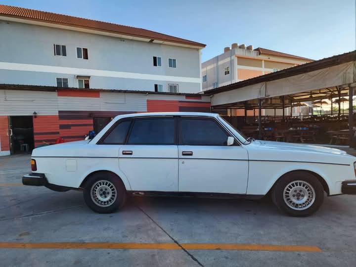 ขาย Volvo 244 สีขาว 2