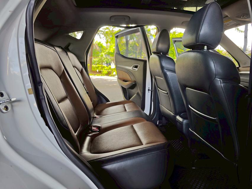 ขายรถ MG ZS 1.5X sunroof ปี 2019 สีขาว เกียร์ออโต้ 10