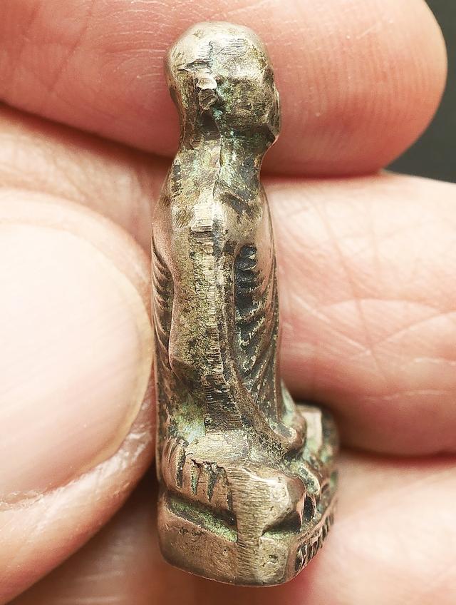 รูปหล่อหลวงพ่อเดิม วัดหนองโพ รุ่นแรก พิมพ์ฐานเตี้ย...เก่าๆ รูปที่ 9