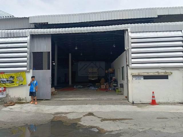 ให้เช่าโกดัง 550 ตรม.ซอยนวลจันทร์ 21 พร้อมออฟฟิศ และห้องน้ำในตัว รถเทรลเลอร์เข้าออกได้ ใกล้เลียบด่วน