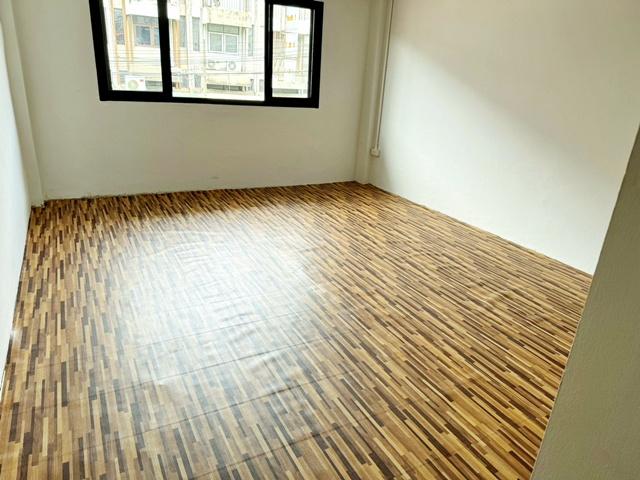 MRT มหาดไทย 800ม.ถ.ลาดพร้าว95-103 ให้เช่าอาคารพาณิชย์ 4 ชั้น 18ตร.วา. 290ตร.ม. 4นอน 4 น้ำ ม.รัตนบัณฑิต 900 ม.ตลาดนครไทย 3