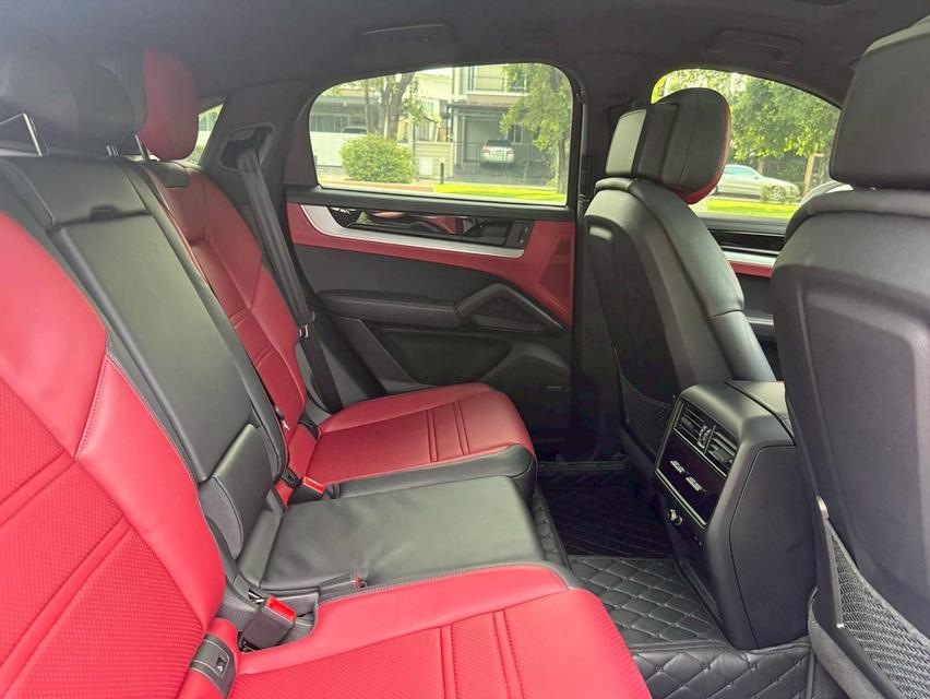 CAYENNE COUPE  10