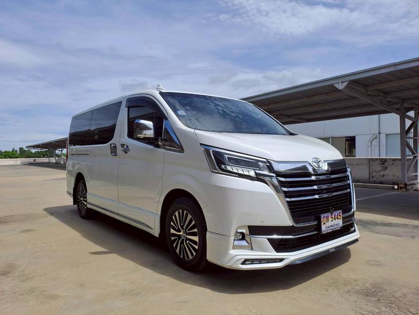 TOYOTA MAJESTY  2.8 PREMIUM ปี2020 สีขาว