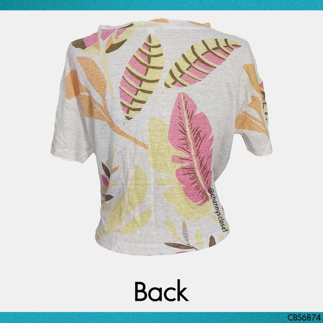USED Uniqlo - White Leaves Crop T-Shirt | เสื้อครอปสีขาว สีชมพู เสื้อยืด ลายดอก โอเวอร์ไซส์ แขนสั้น คอกลม แท้ มือสอง