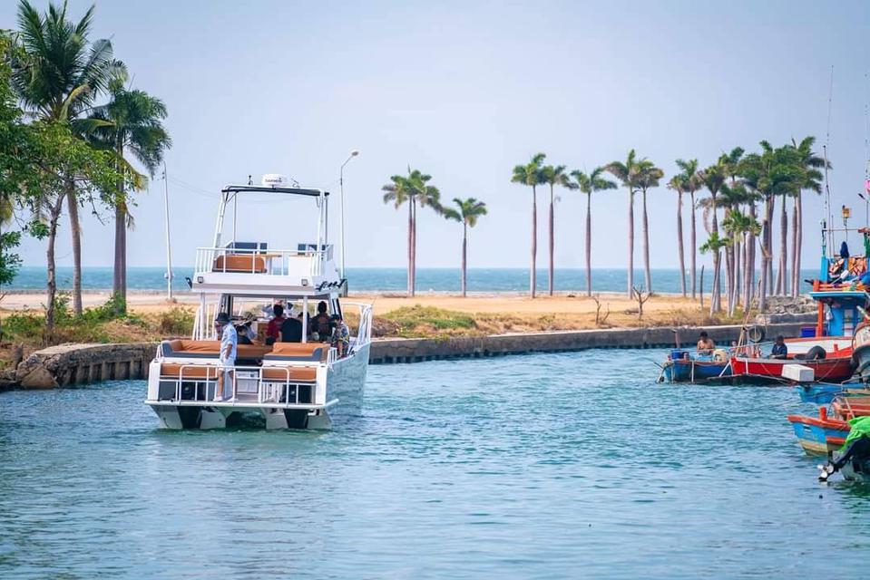 Whale Marina Condo Beachfront Najomtien 4