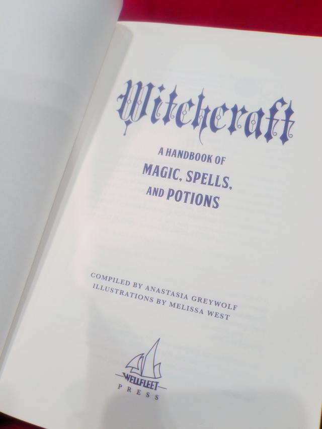 Witchcraft: A Handbook of Magic Spells and Potions 1
