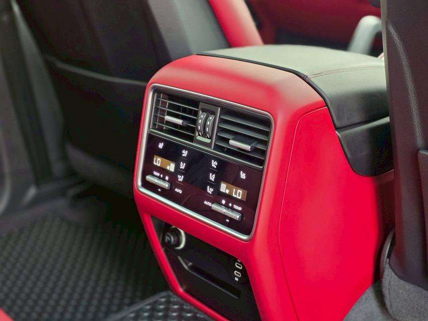 รหัสรถ NC7309 📍2022 PORSCHE✳️ Cayenne E-Hybrid [แต่ง Facelift Turbo GT] รูปที่ 18