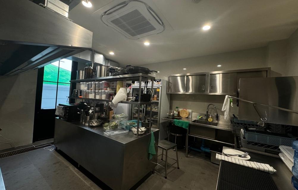 ขายบ้านเดี่ยว 4 ชั้น พร้อมกิจการคาเฟ่และห้องพัก สไตล์ยุโรป ทำเลริมแม่น้ำ 10