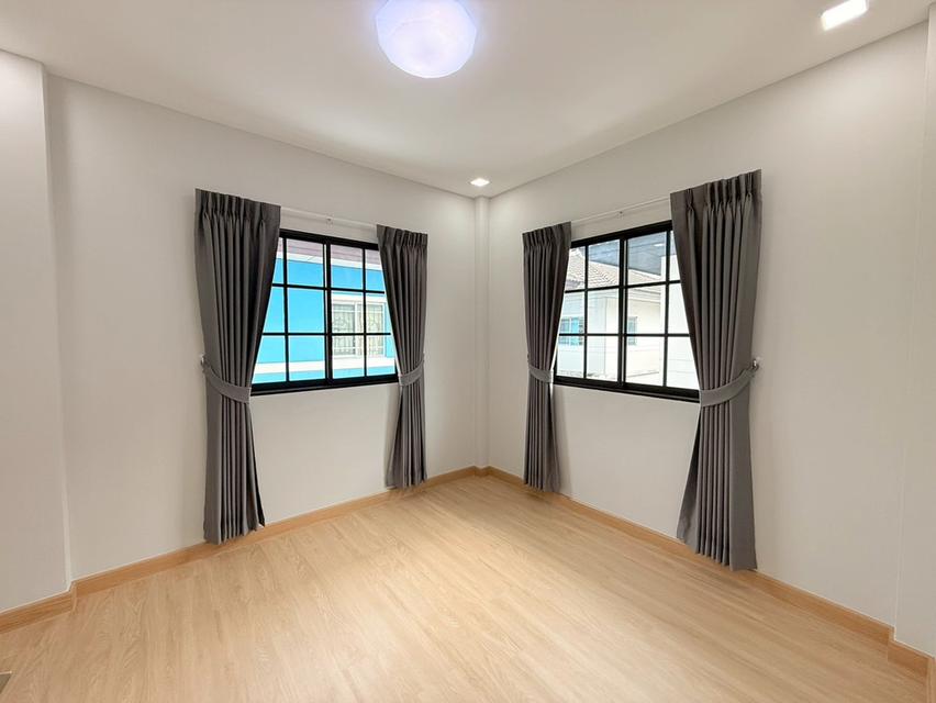 บ้านแฝด คลองสามวา เลียบคลองสอง ซาฟารีเวิลด์  หมู่บ้านพร้อมพัฒน์ 1 นัดชมบ้าน 085-318-6868 คุณวา 16