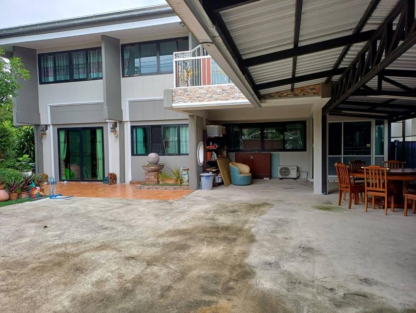 บ้านขนาดใหญ่ พื้นที่ใช้สอยเยอะ แอร์ 8 ตัวขายขาดทุน ใกล้สำนักงานเขตสะพานสูง 18