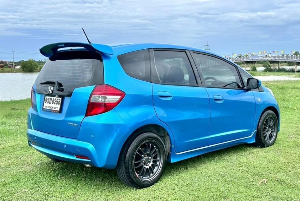 Honda Jazz 1.5V i-VTEC เบนซิน เกียร์ออโต้ ปี2013 5