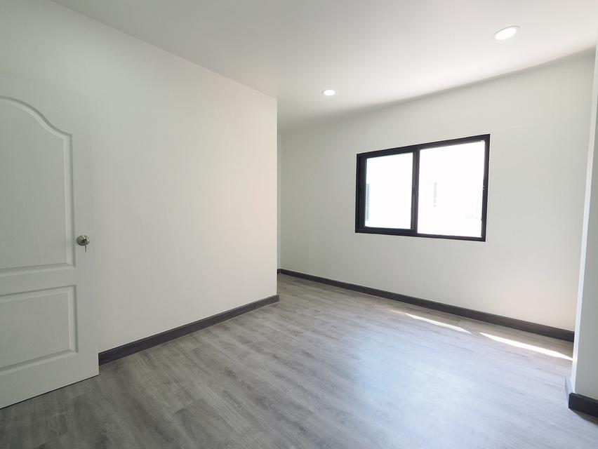 ขายทาวน์เฮ้าส์ 2 ชั้น ม.พรร่มเย็นวิลล่า ขนาด 20 ตร.ว. 3นอน 2น้ำ [ลำลูกกา11-เสมาฟ้าคราม] ขาย 1.38 ล้าน 16