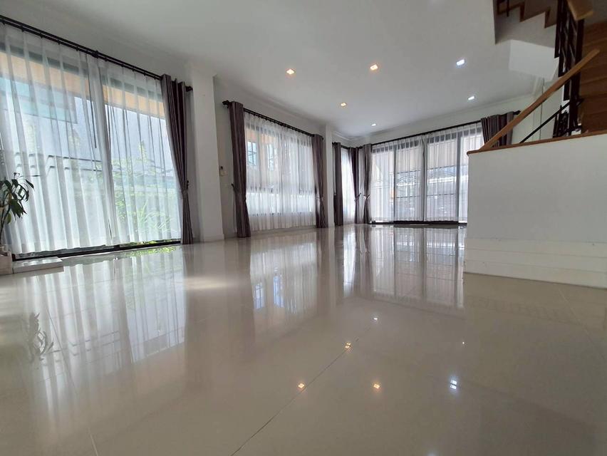 บ้านแฝด ศุภาลัยเอสเซ้นส์ ลาดพร้าว 107 8