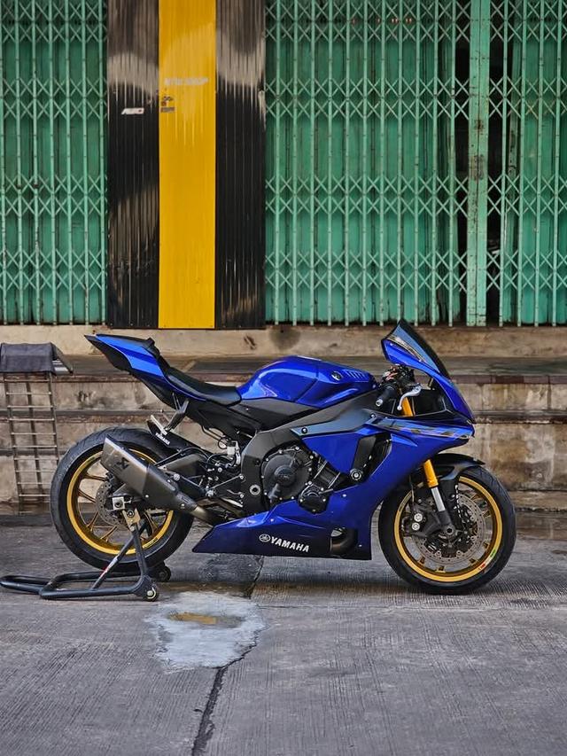 Yamaha R1 สีน้ำเงิน 11