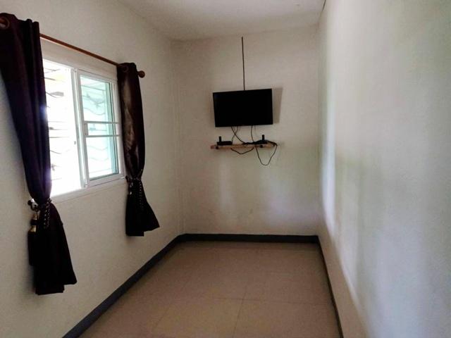 เมืองชุมแพ บรรยากาศธรรมชาติ ให้เช่าบ้านเดี่ยวชั้นเดียว พร้อมเฟอร์ฯ รร.บ้านหนองบัวโนนเมือง 2.4 กม. 1 นอน 1 น้ำ 8