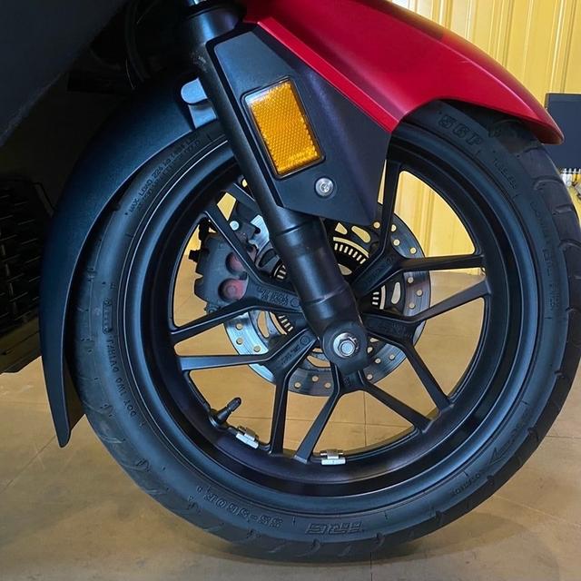 Honda Forza350 4
