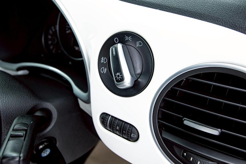 รหัสรถ 1D300 VW BEETLE 1.2 STI 2014 รูปที่ 5