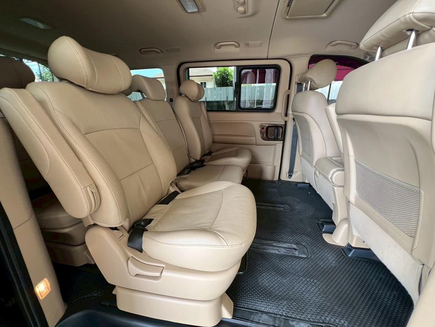 ปี 2021 HYUNDAI H1, DELUXE โฉม ปี18-ปัจจุบัน  สีดำ เกียร์ออโต้ เครื่องดีเซล 16