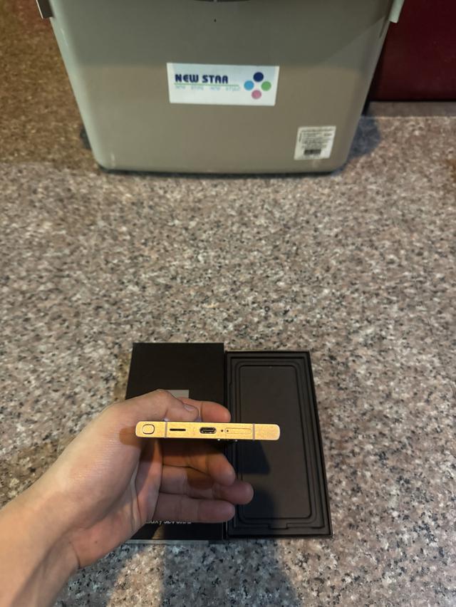 ขายๆๆๆถูกSamsungS24UltraสีTitanuim Gray 256กิ๊กยกกล่องอีมี่ตรงอุปกรยังไม่แกะใช้เลยคับสูนTrueสภาพสวยการใช้งานดีเยี่ยมทุกๆฟังชั่นเครื่องรีสโตได้ตลอดไม่ม รูปที่ 4