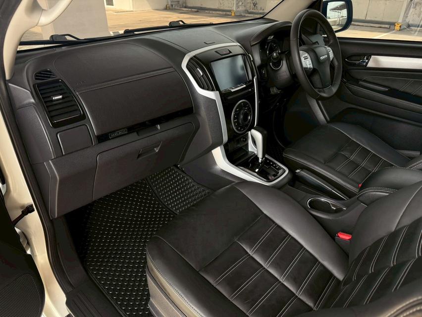 ISUZU MU-X The Iconic DVD Navi 1.9L DDi BluePower Turbo 12