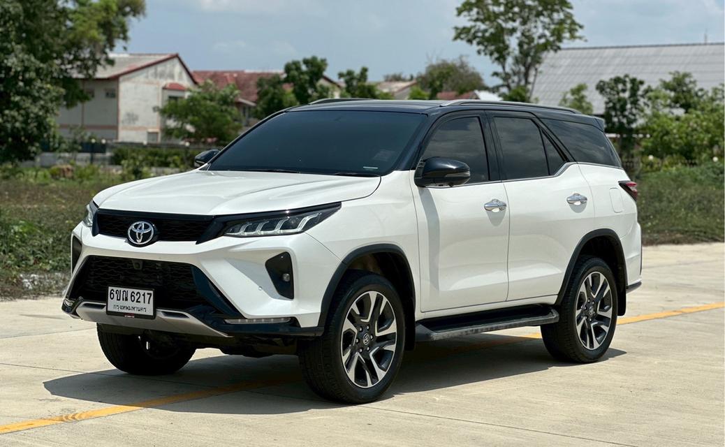 TOYOTA NEW FORTUNER 2.4REGENDER BLACKTOP 2WD ปี2021สีขาว เกียร์ออโต้ เครื่องดีเซล
