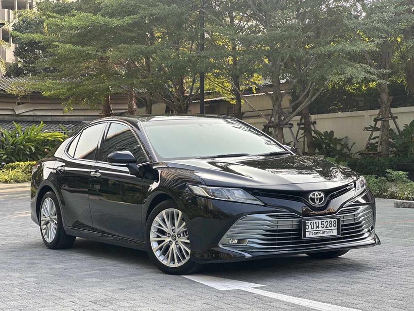 Toyota Camry  3