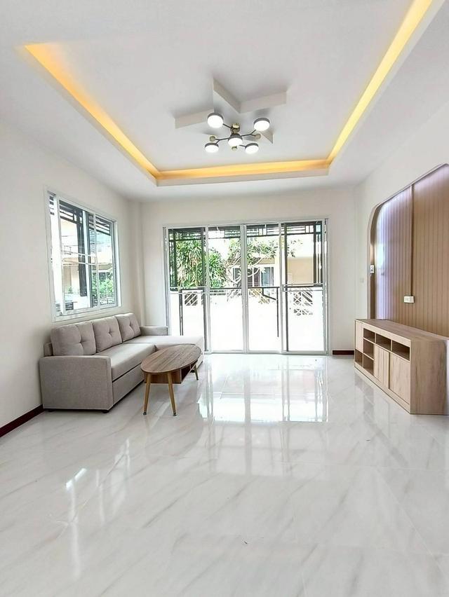 หมู่บ้านพัฒนาสิริ เลียบคลองสอง 6