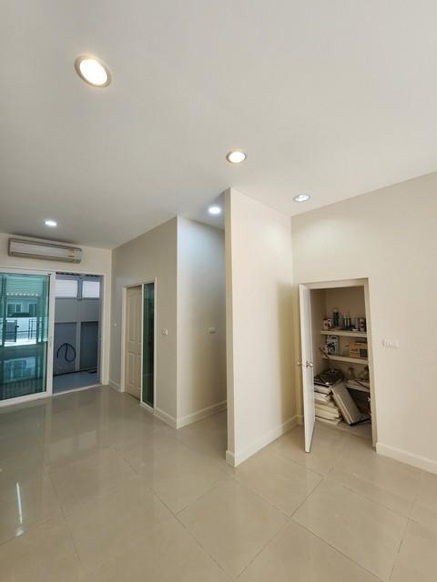 ให้เช่าทาวน์โฮม 3 ชั้น 4 ห้องนอน หมู่บ้านกลางเมือง S-Sense พระราม9-ลาดพร้าว ตกเเต่งใหม่ ใกล้ทางด่วน ใกล้ MRT สายสีเหลือง 3