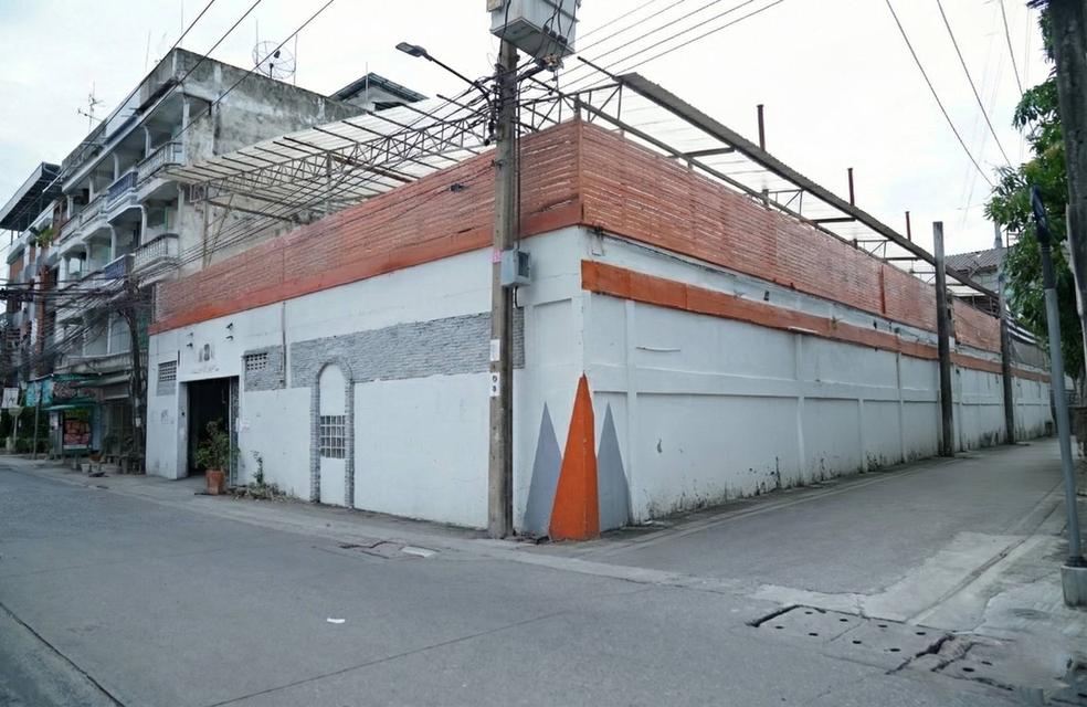 ขายโกดังพร้อมสำนักงาน 309 ตรว. อ่อนนุช 36 ติดถนน 2 ด้าน ทำเลดี เดินทางสะดวก 3