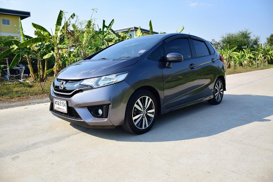 ออรถ HONDA JAZZ GK ตัวท็อปออฟชั่นส์คันนี้ / ฟรีถ่ายน้ำมันเครื่อง น้ำมันเกียร์วันรับรถ / พุตสต๊าท เบาะหนังแท้ ประหยัดน้ำมัน /โทร 0957401229 ไลน์UTBP