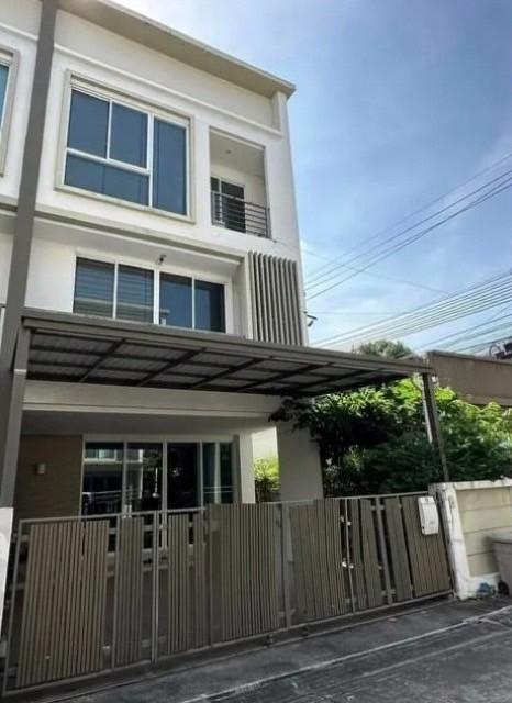 ให้เช่า Home office 3 ชั้น โครงการ Lumpini Town Residence ลาดพร้าว สเตชั่น ซอยลาดพร้าว 21 หน้าปากซอย MRT ลาดพร้าว เหมาะทำ Home office 8