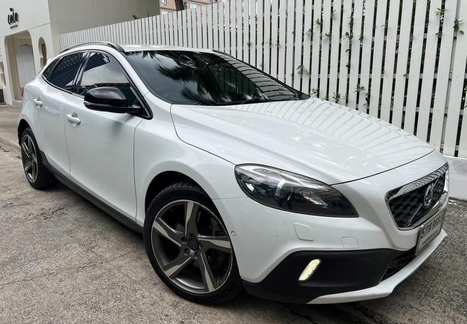 Volvo V40 ปี 2016 2