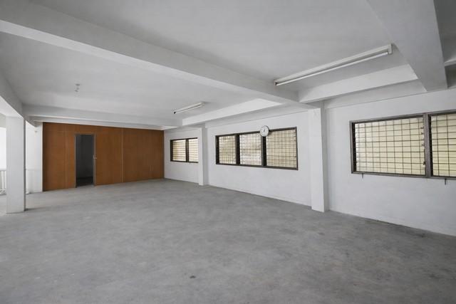 อาคารพาณิชย์3ชั้นครึ่งพร้อมโกดังขนาดใหญ่ ติดถนน อู่ทอง สุพรรณบุรี 5