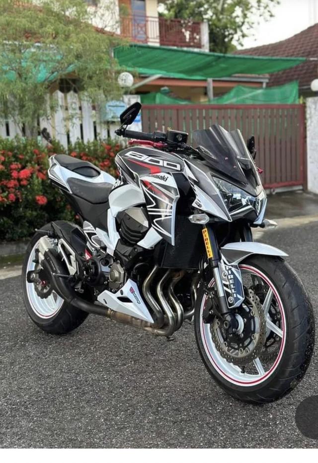 Kawasaki Z800 สีขาว 1