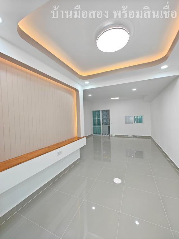 หมู่บ้านเดอะคัลเลอร์ คลอง4 3