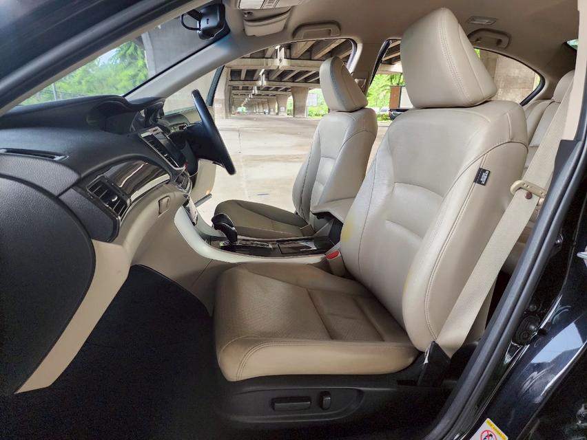 ขายรถ Honda Accord 2.0EL ปี 2015 สีดำ เกียร์ออโต้ 11