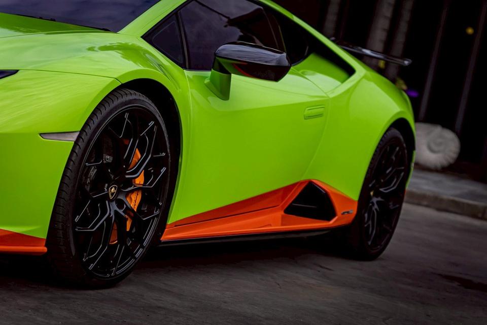 Lamborghini Huracán EVO AWD MY2021📆 ปีผลิต 2020 | 📍ราคาเพียง 19,900,000 บาทRenazzo Warranty ถึงวันที่ 01/02/2026 15
